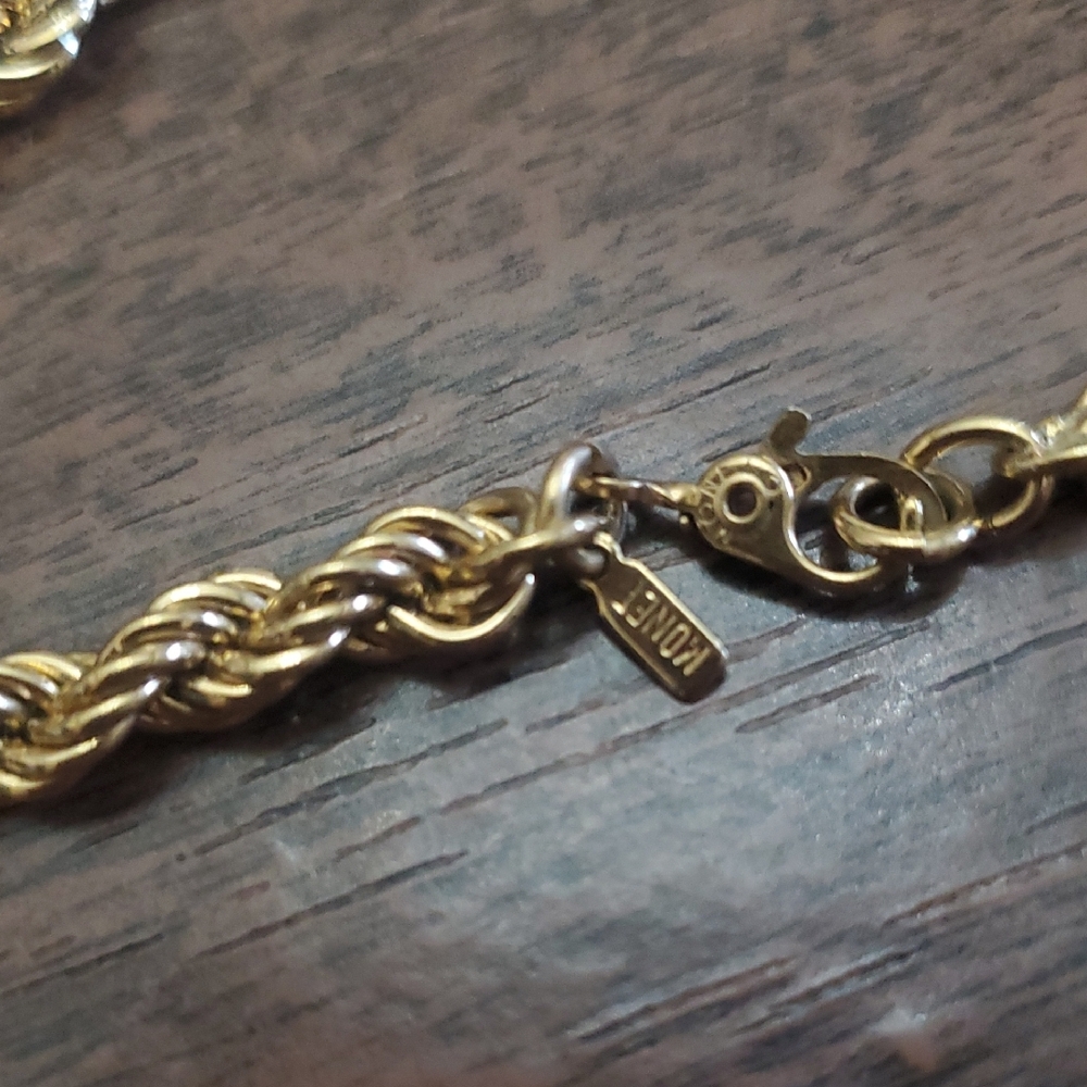 Elegant Gold Rope Chain Necklace - Picture 2 of 3